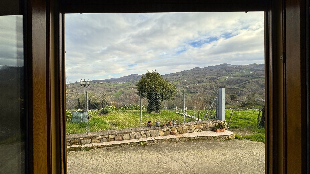Photo of Outdoor in Parres