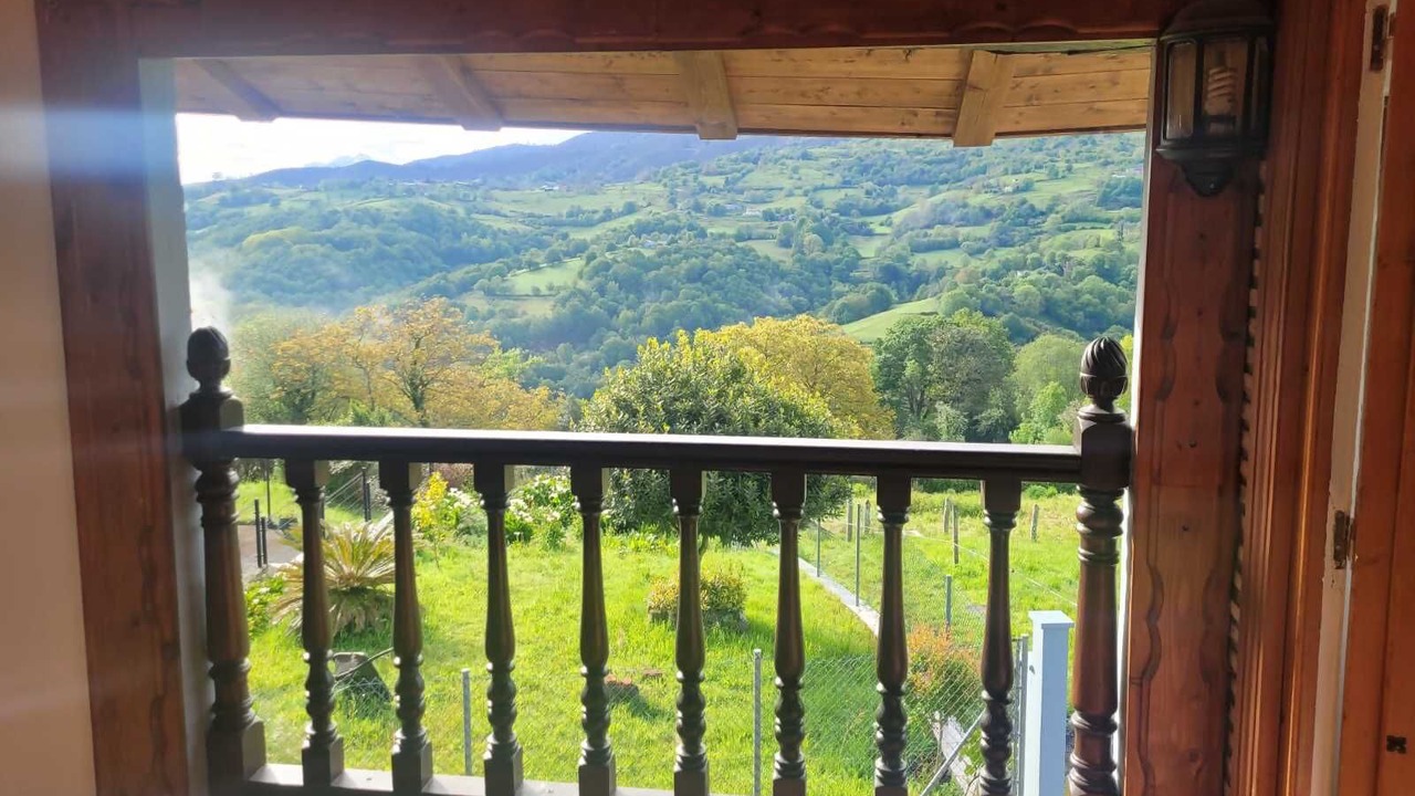 Photo of Patio Balcony in Parres