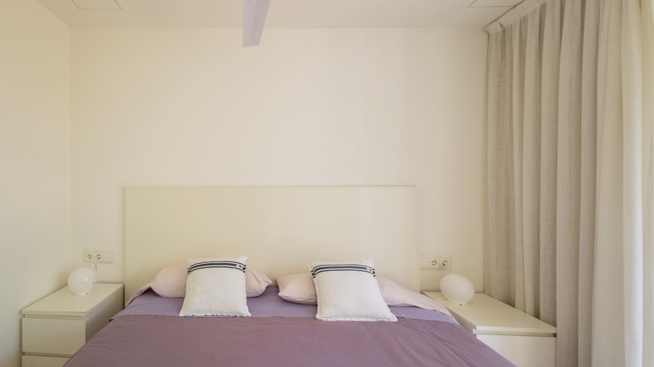 Photo of Bedroom in Quint Mar