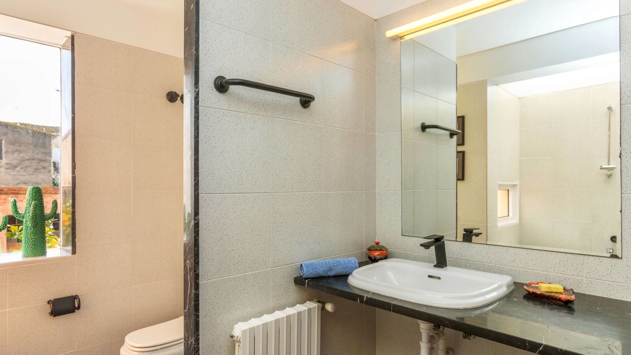 Photo of Bathroom in Pals