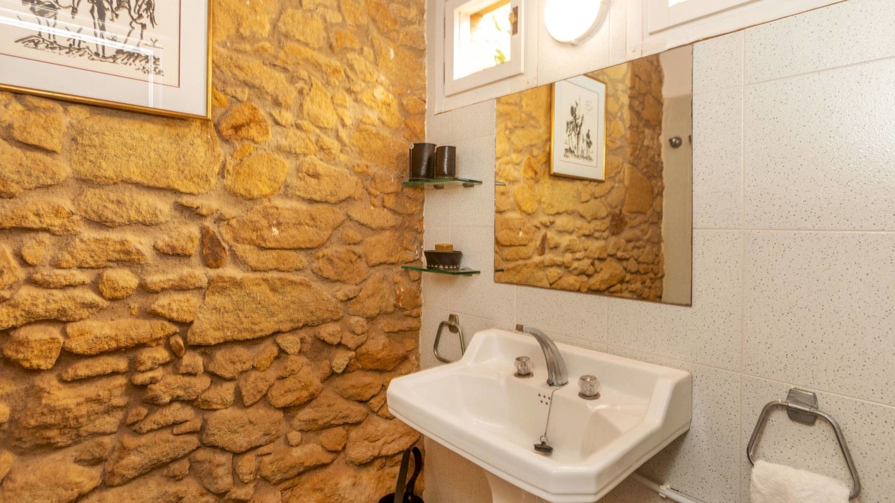Photo of Bathroom in Pals