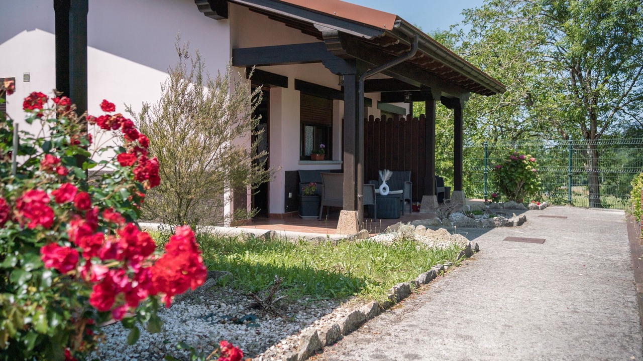 Photo of Outdoor in Avin