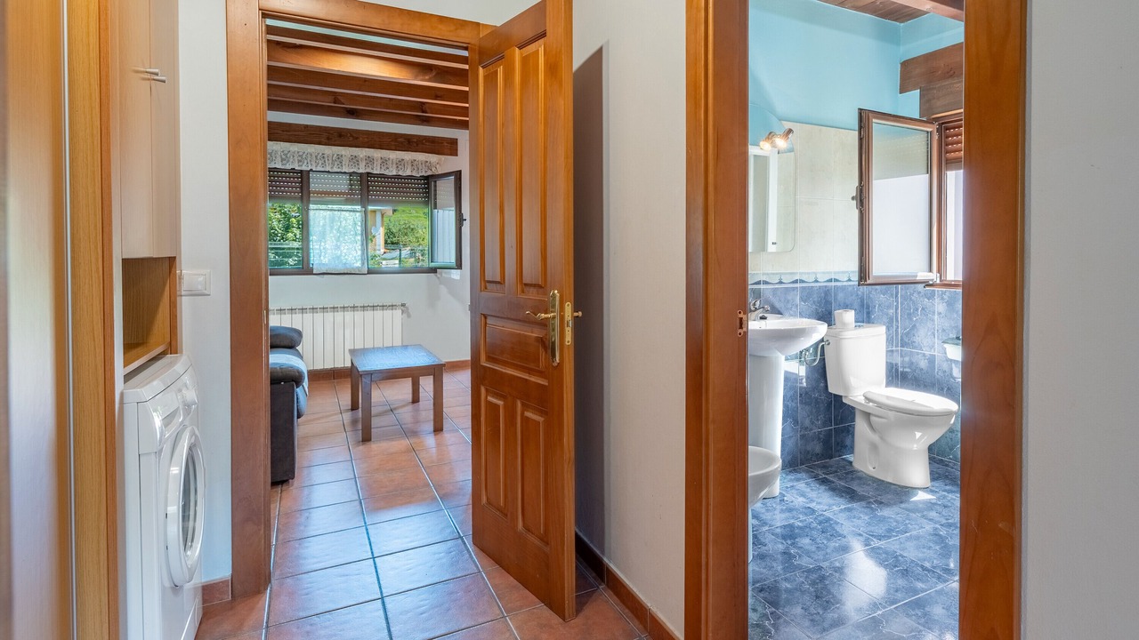 Photo of Bathroom in Avin