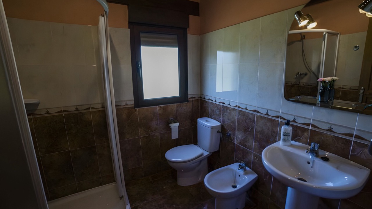 Photo of Bathroom in Avin