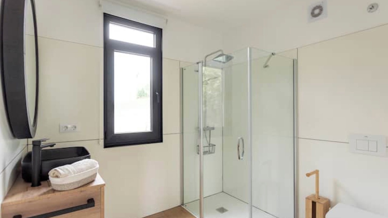 Photo of Bathroom in Esteiro
