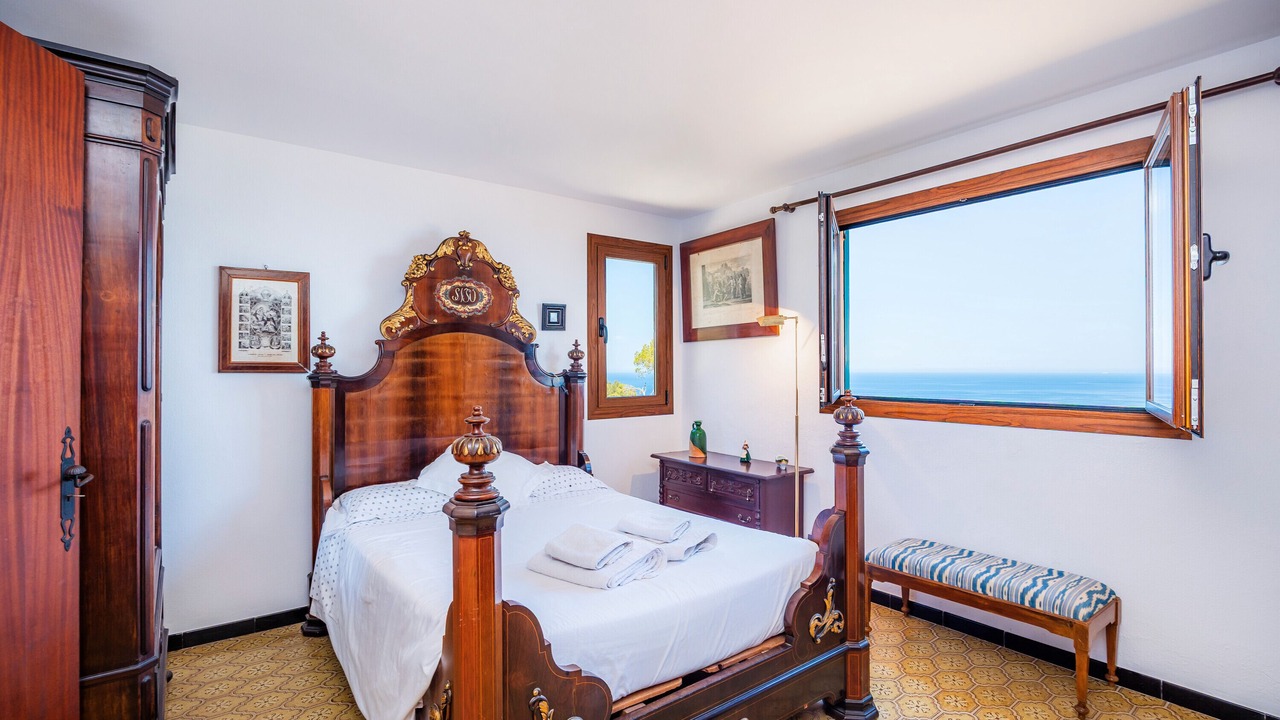 Photo of Bedroom in Banyalbufar