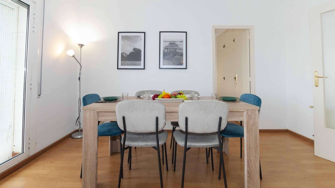 Photo of Livingroom in Roses Town Center