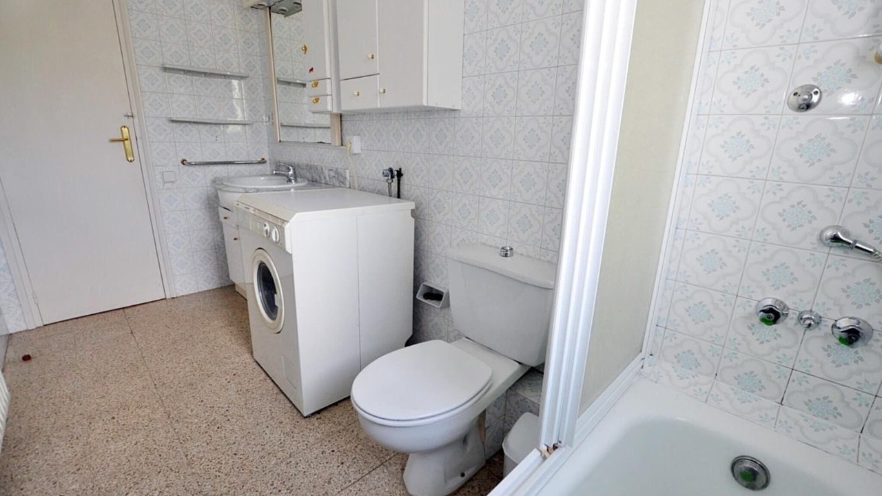 Photo of Bathroom in Roses Town Center