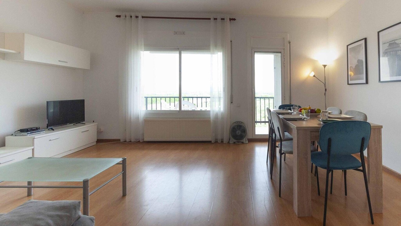 Photo of Livingroom in Roses Town Center