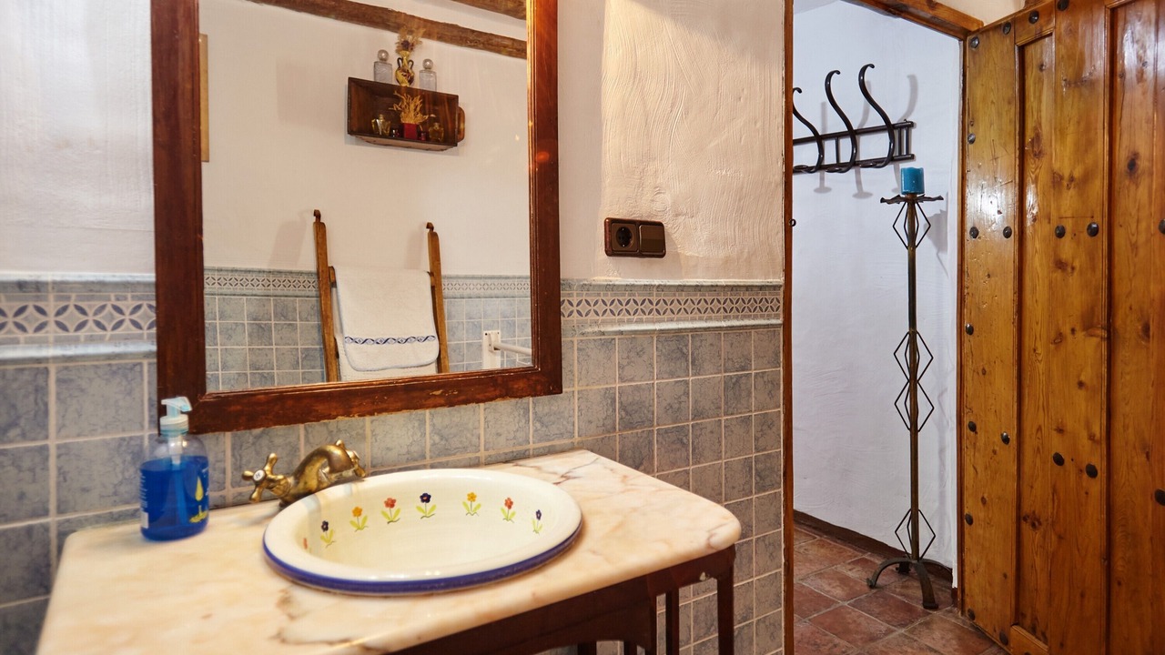 Photo of Bathroom in Castillo de Locubin