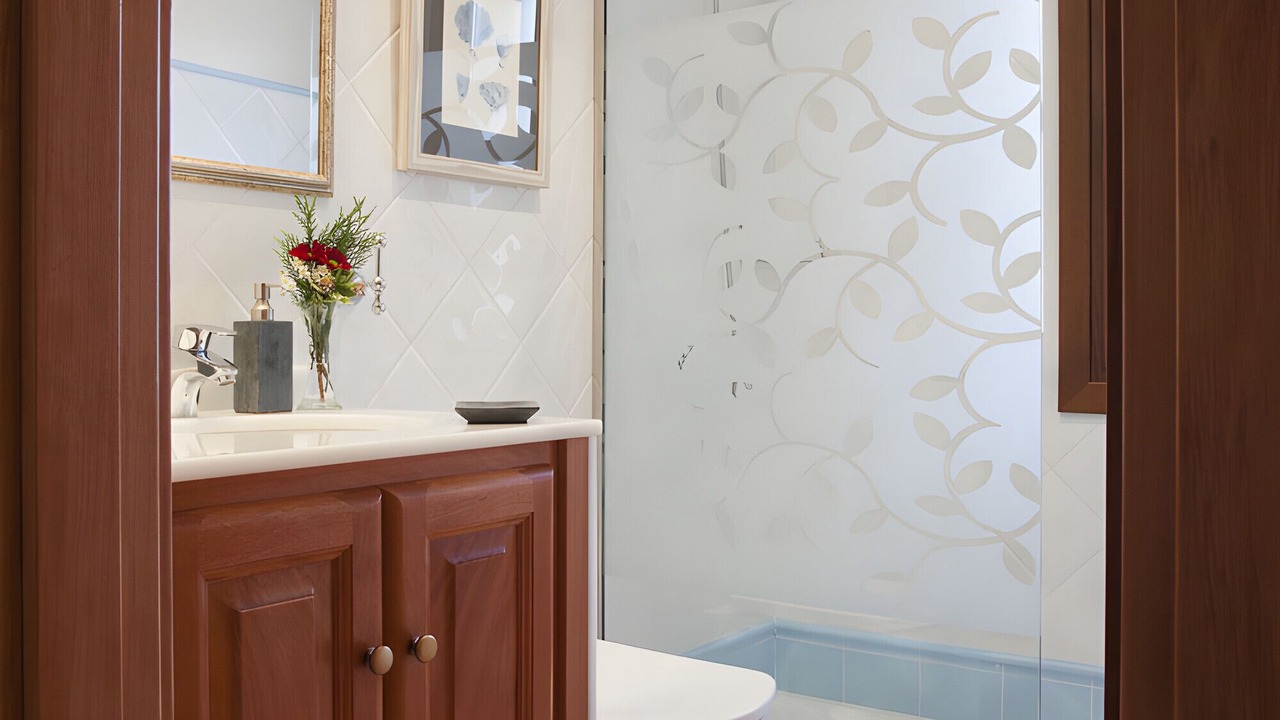 Photo of Bathroom in Poo
