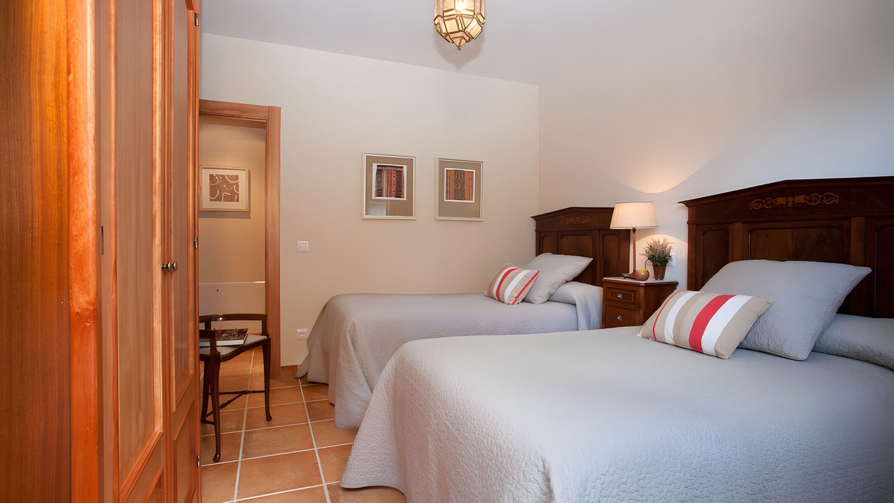 Photo of Bedroom in Poo