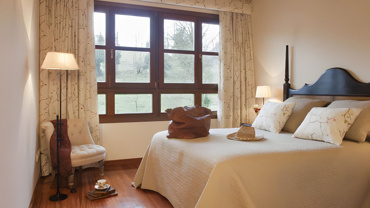 Photo of Bedroom in Poo