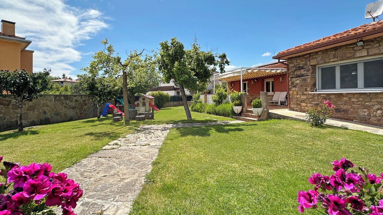 Photo of Outdoor in Tera