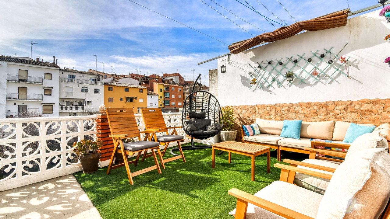 Photo of Patio Balcony in Bolbaite