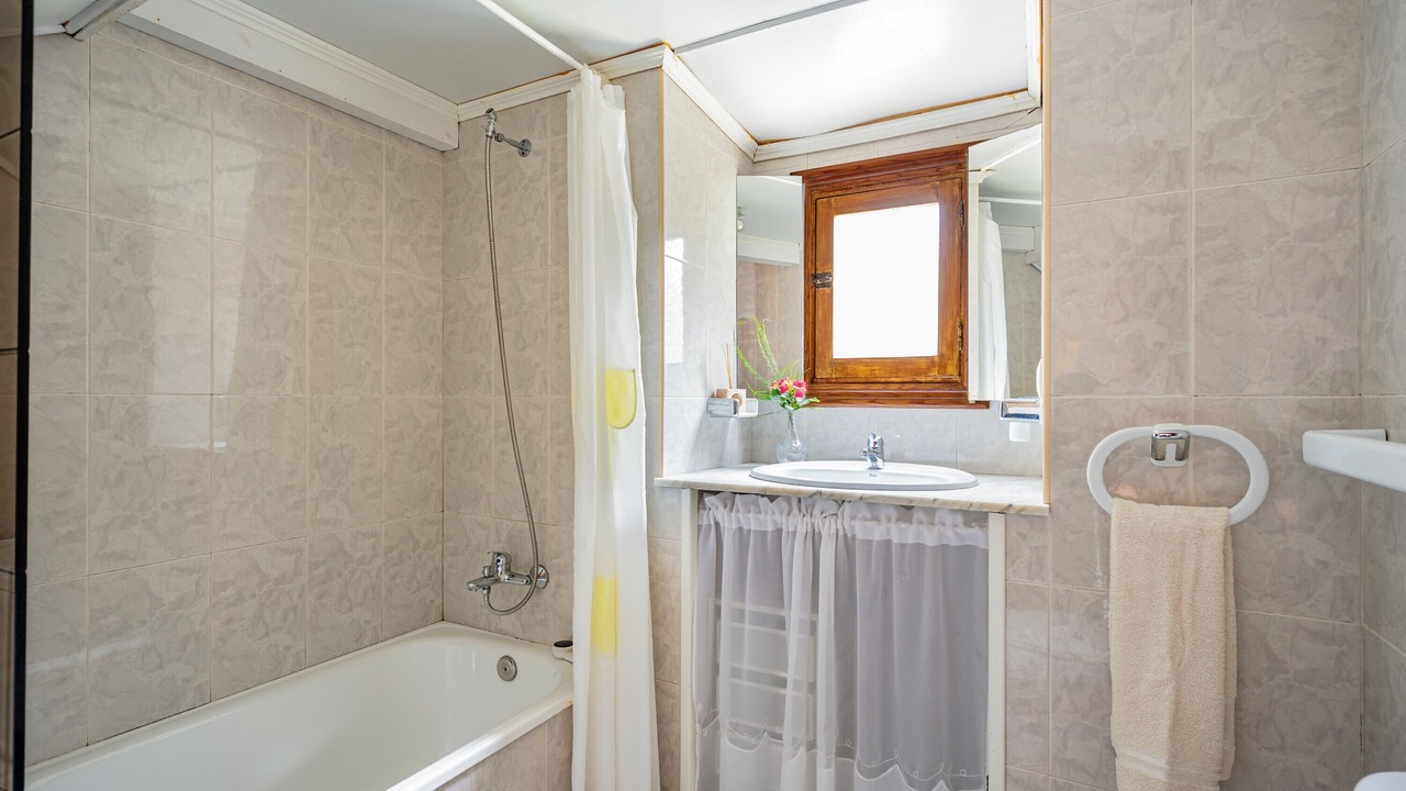 Photo of Bathroom in Andrin