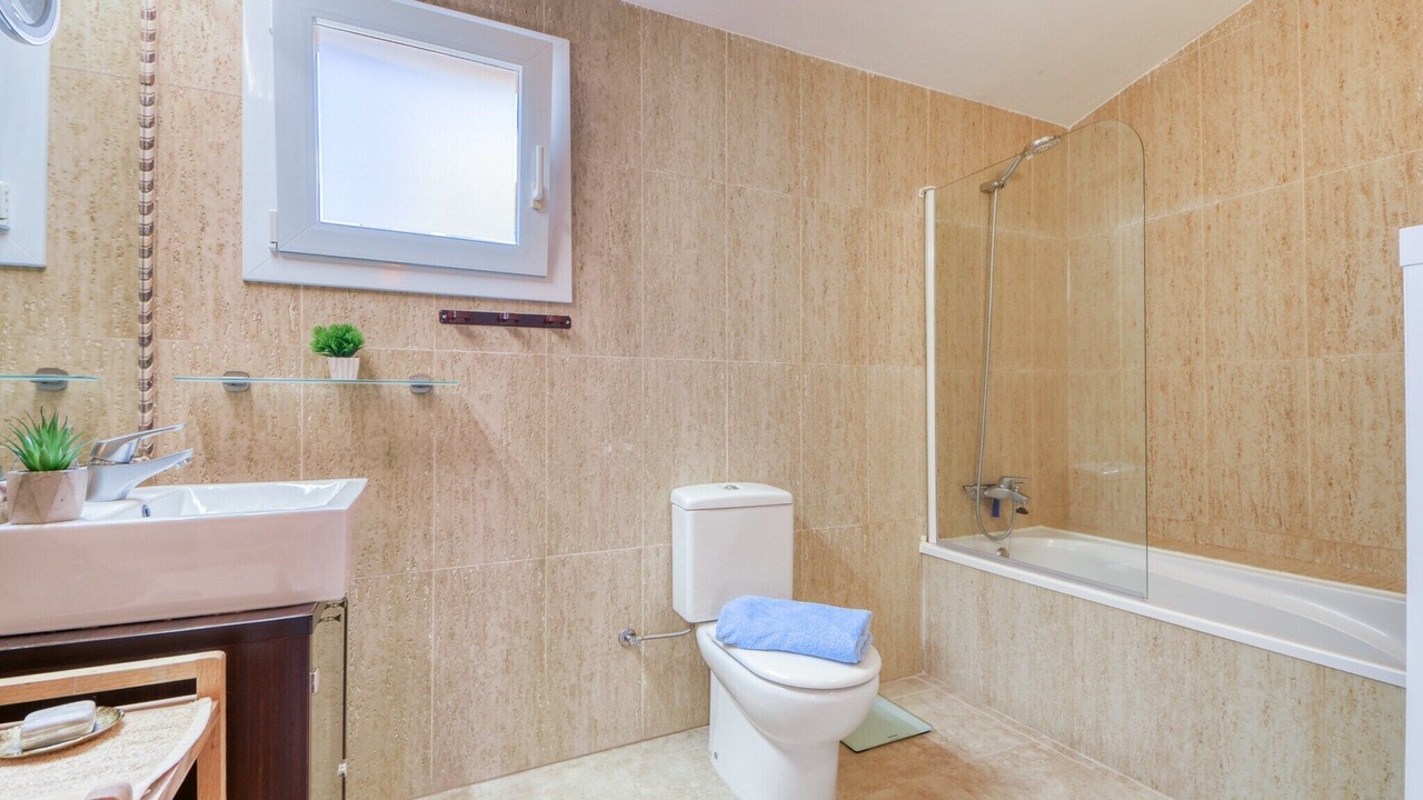 Photo of Bathroom in El Mas Isaac