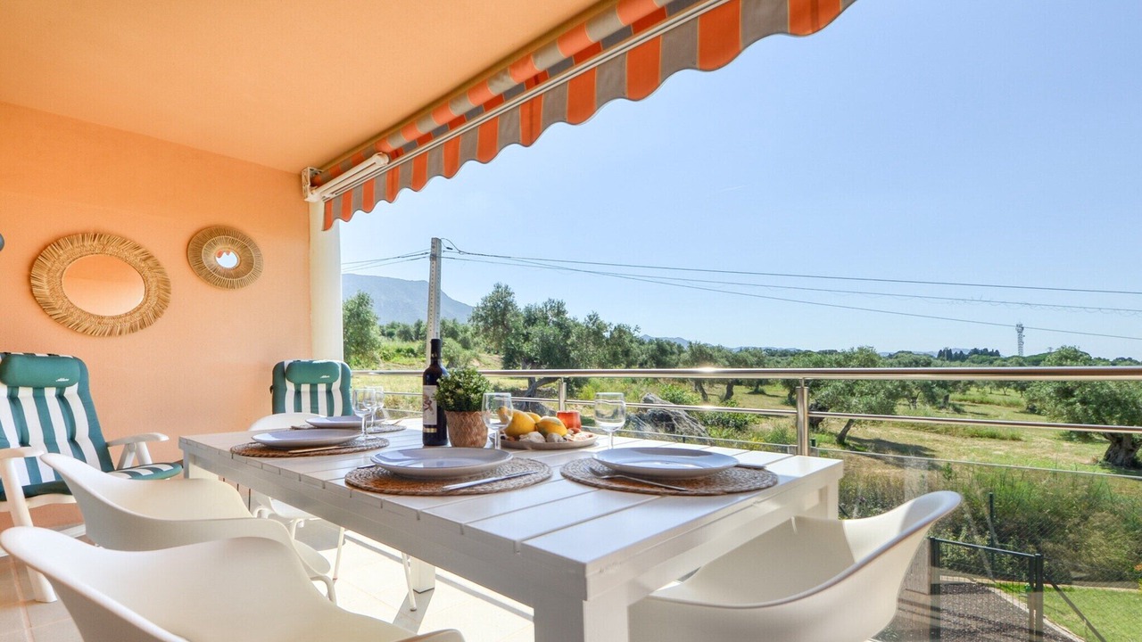 Photo of Patio Balcony in El Mas Isaac