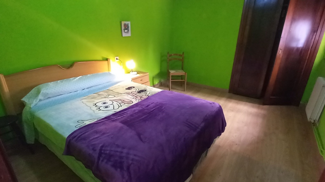 Photo of Bedroom in Poo