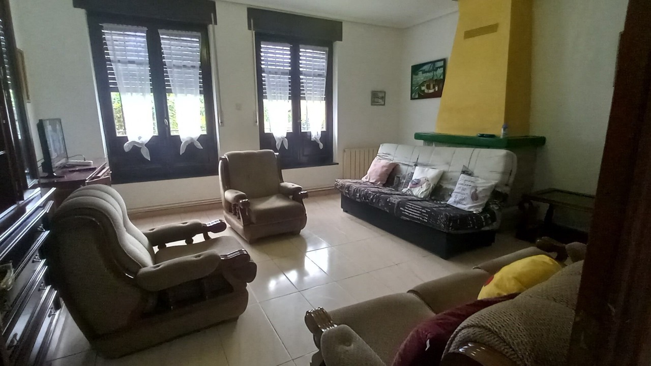 Photo of Livingroom in Poo
