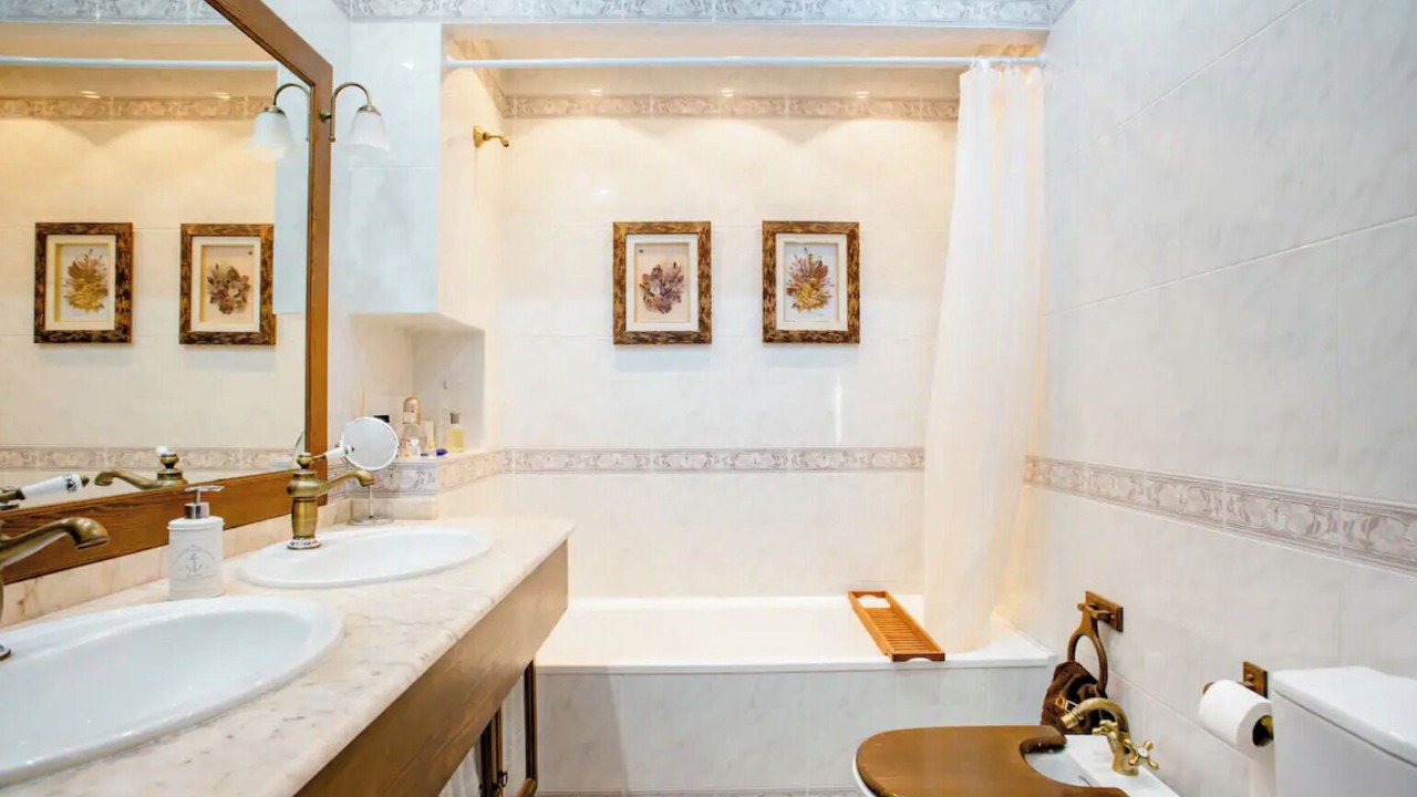 Photo of Bathroom in Riumors