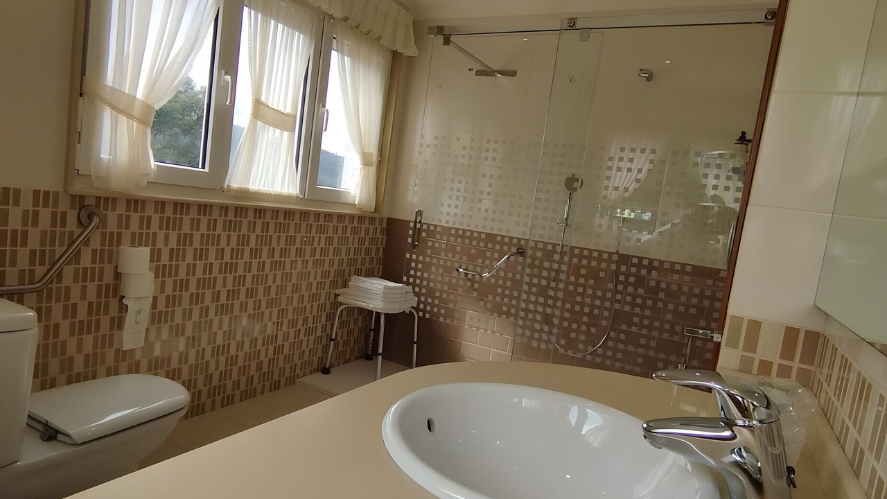 Photo of Bathroom in Faro