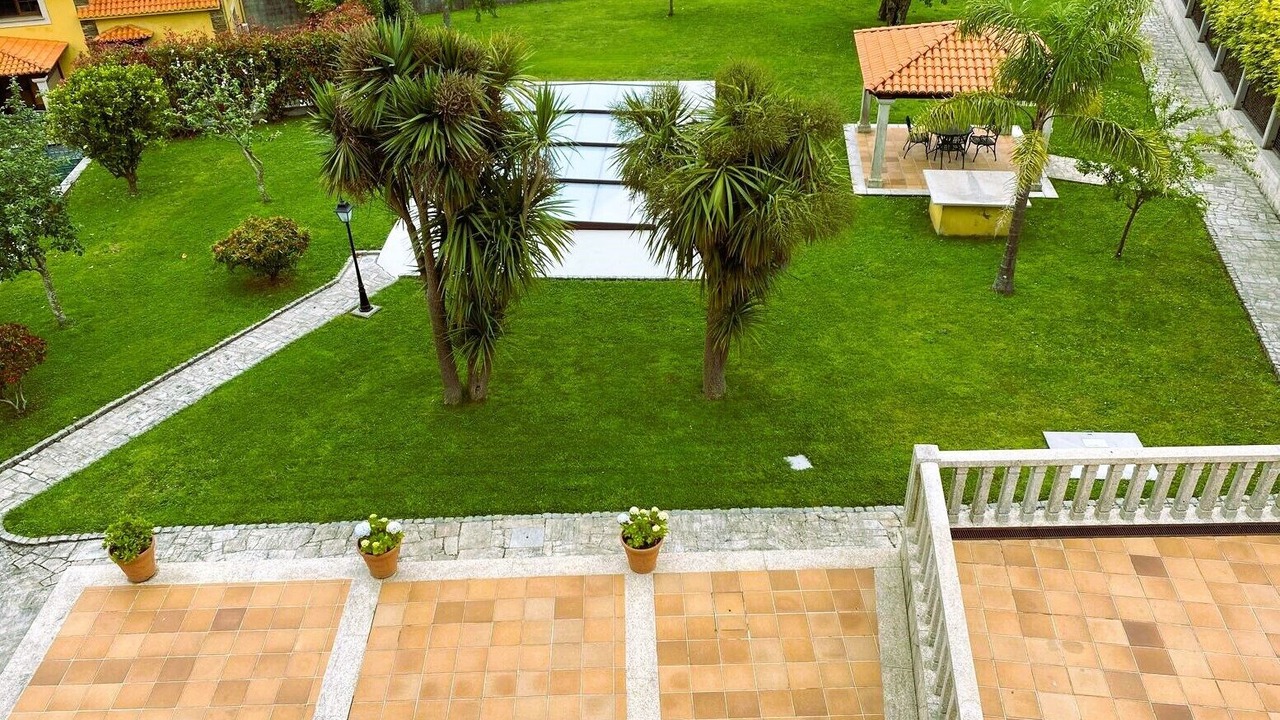 Photo of Outdoor in Naron