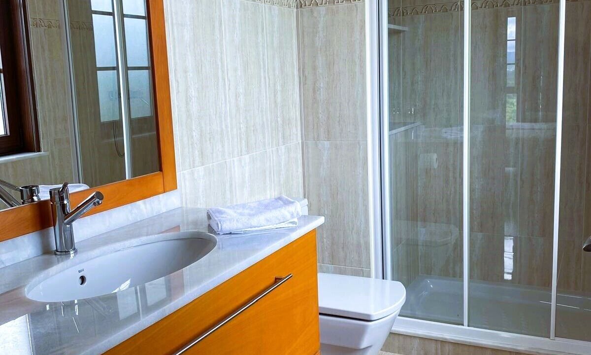 Photo of Bathroom in Naron