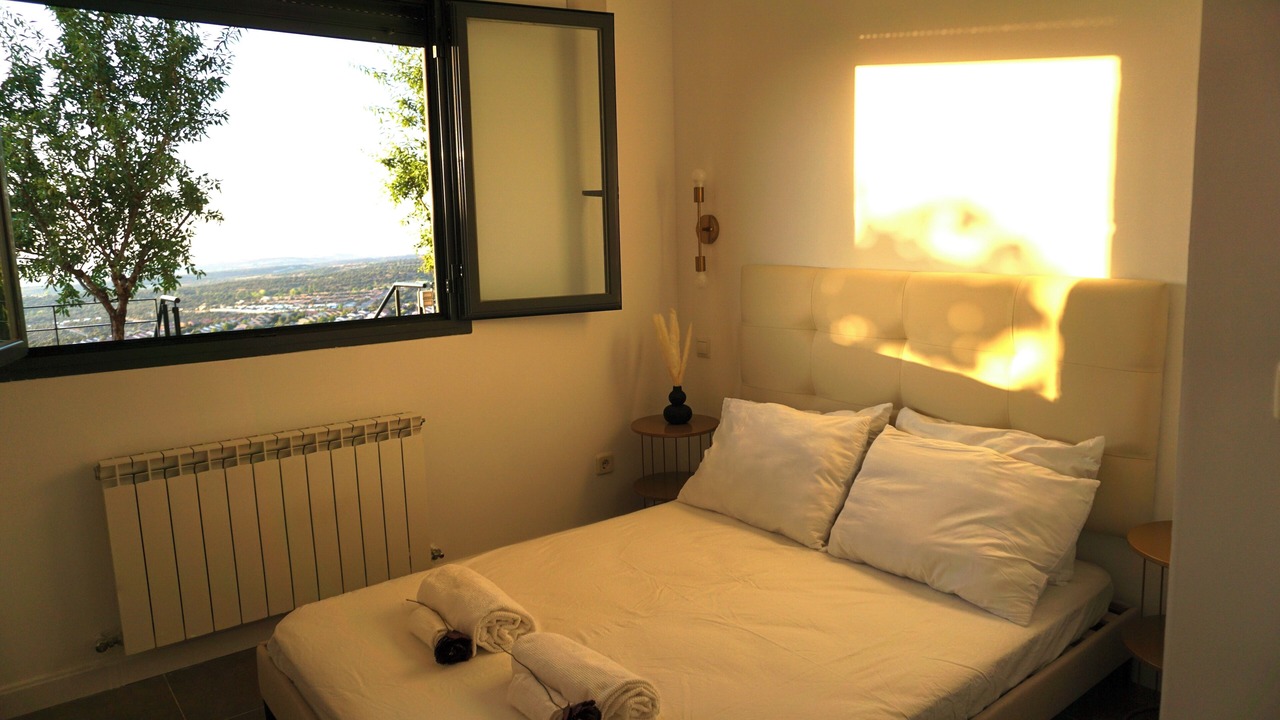 Photo of Bedroom in Los Angeles de San Rafael