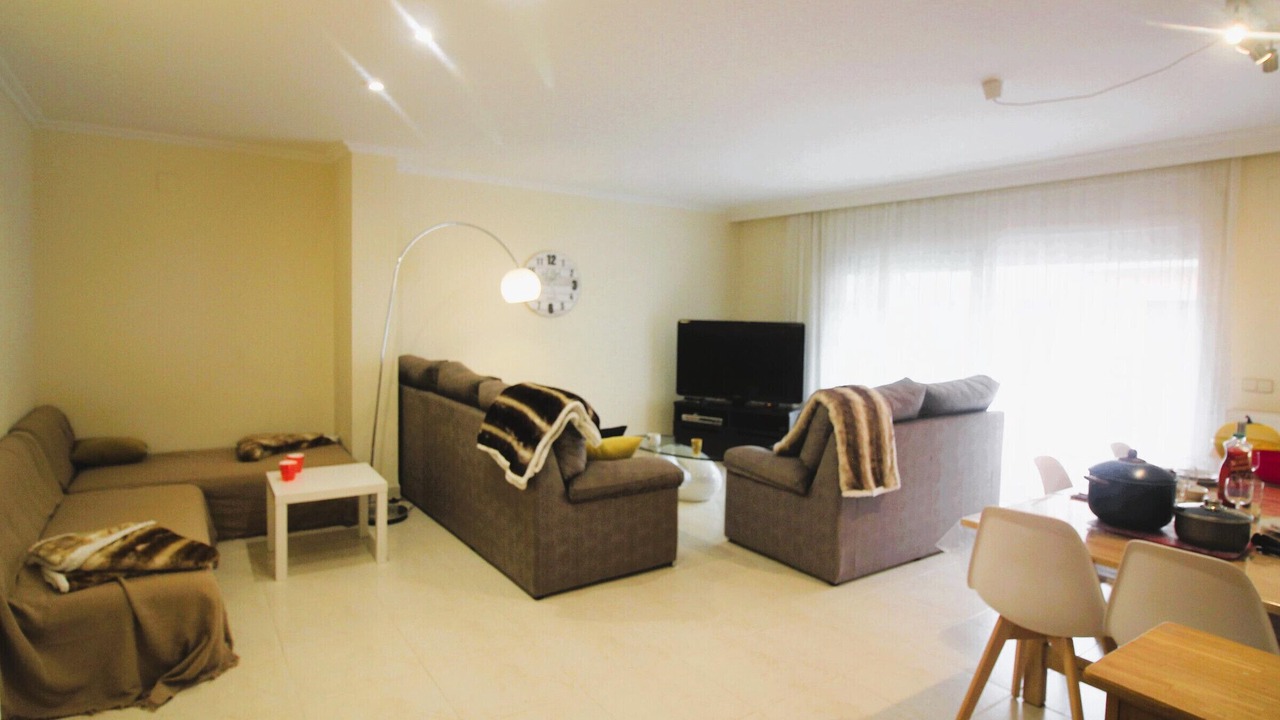 Photo of Livingroom in Roses Town Center