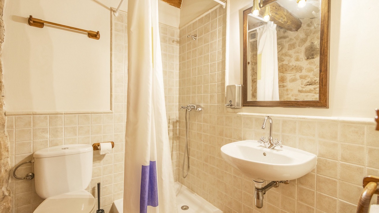 Photo of Bathroom in La Baronia de Rialb