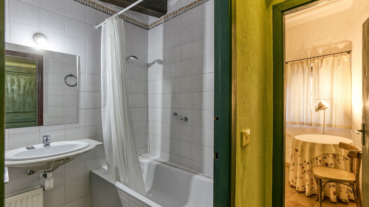 Photo of Bathroom in Castello d'Empuries