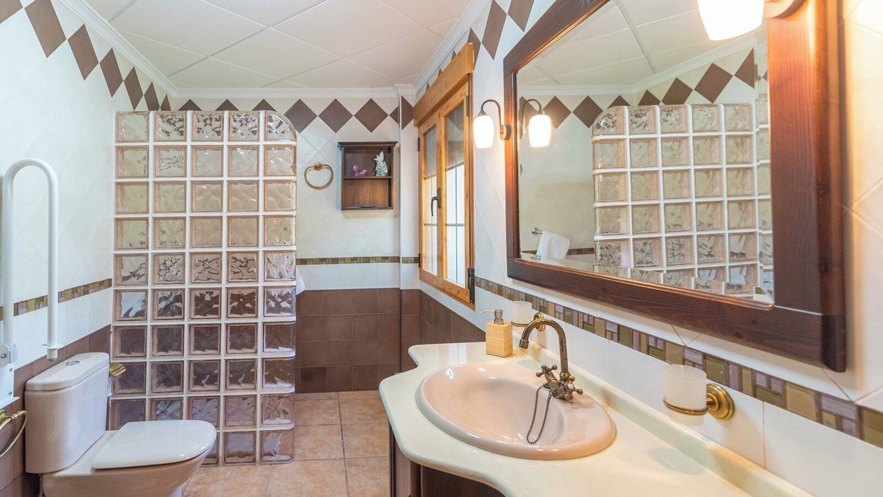 Photo of Bathroom in Villanueva del Arzobispo