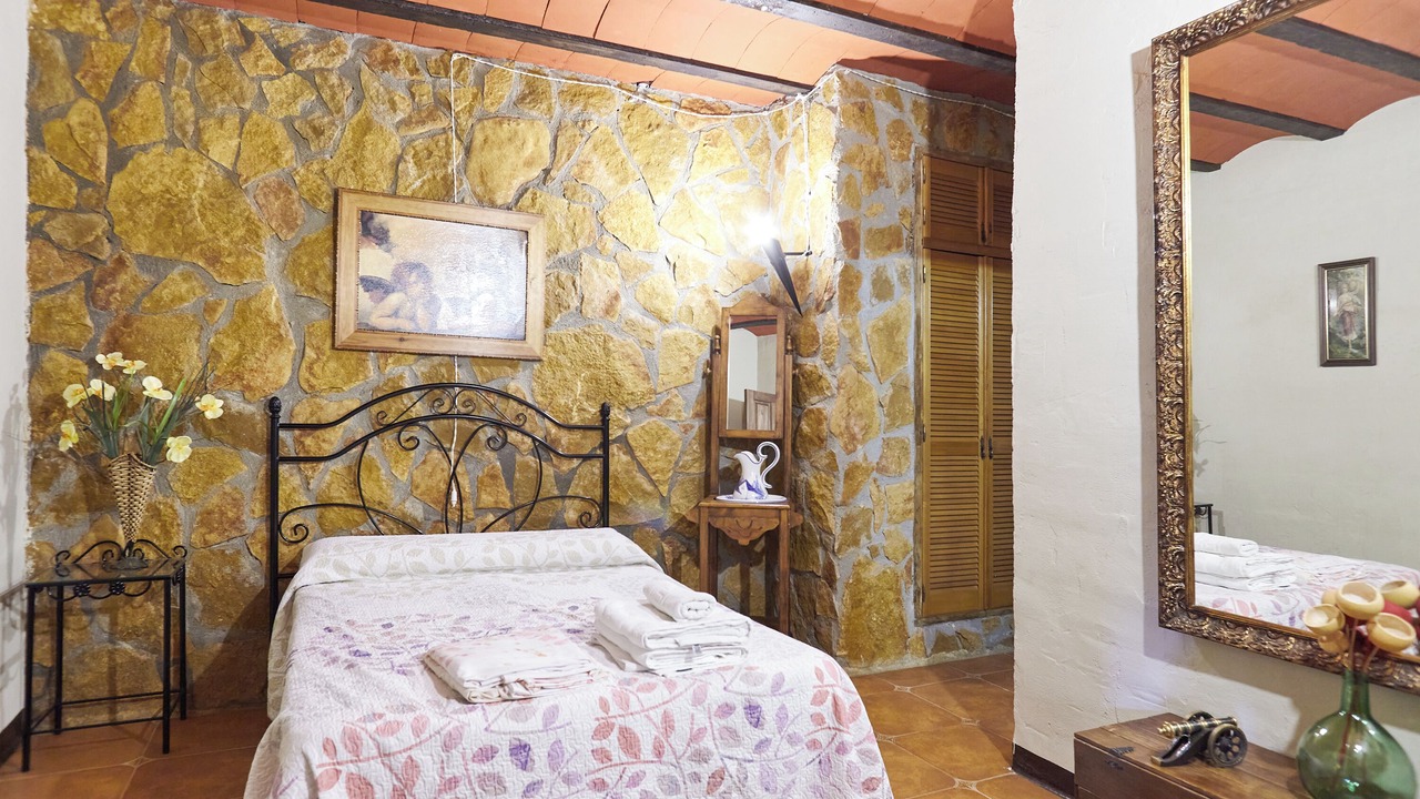 Photo of Bedroom in Montillana