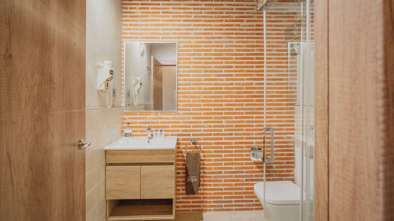 Photo of Bathroom in San Leonardo de Yague
