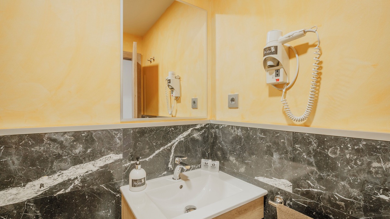 Photo of Bathroom in San Leonardo de Yague