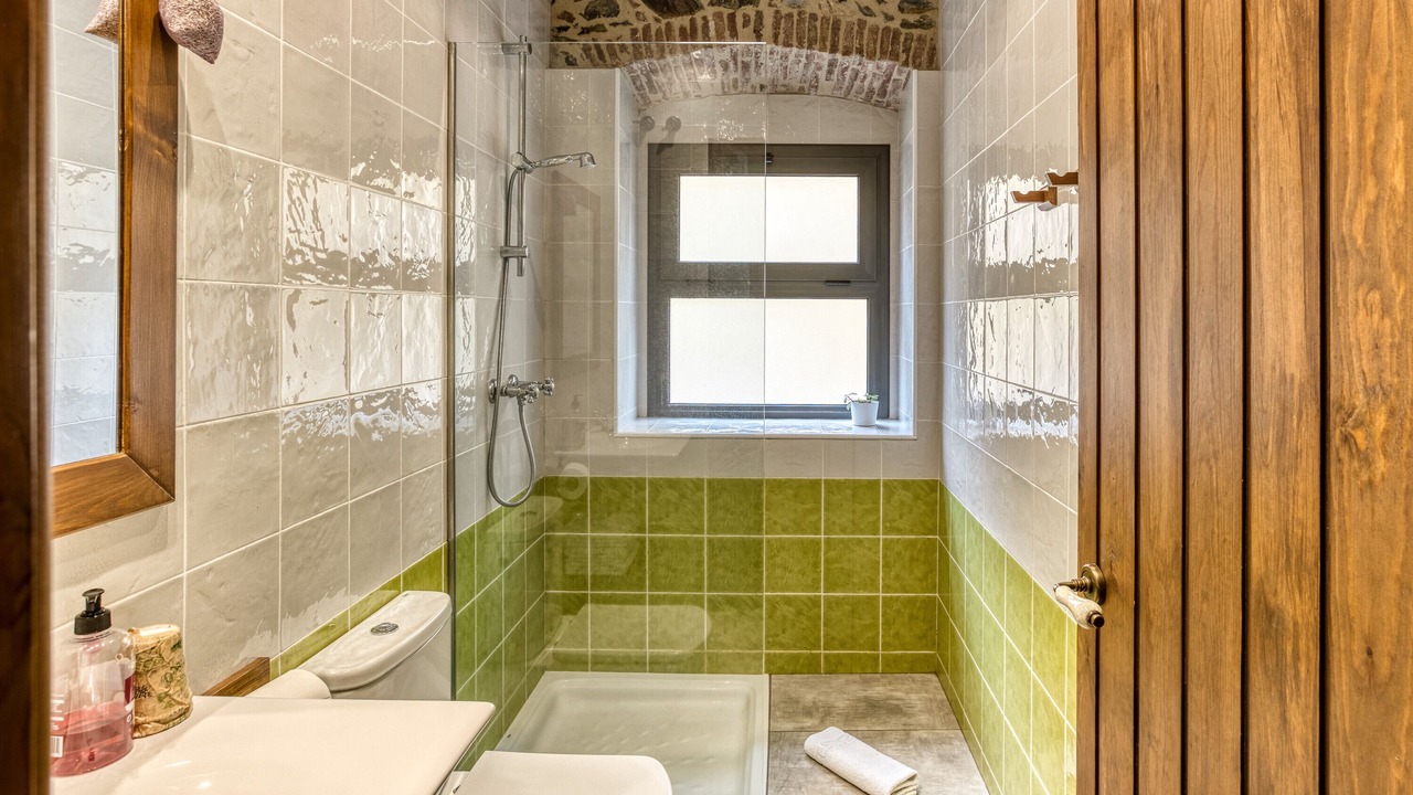 Photo of Bathroom in Garriguella