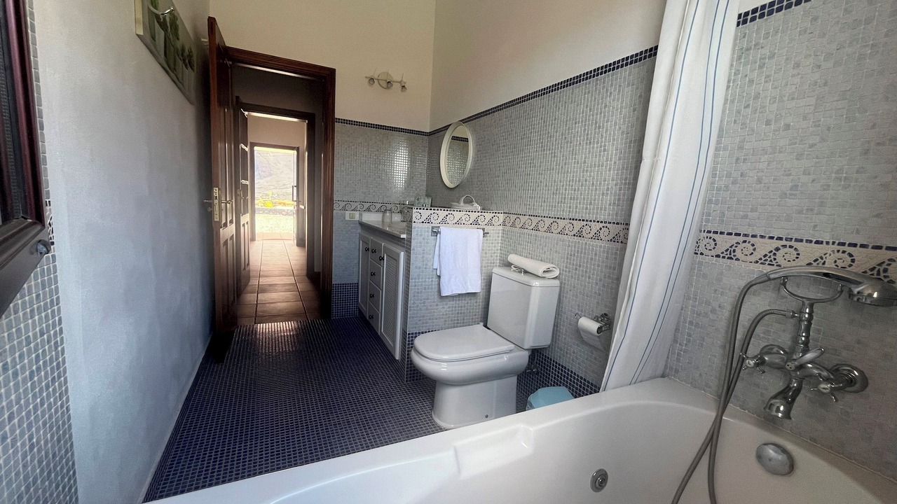Photo of Bathroom in Frontera