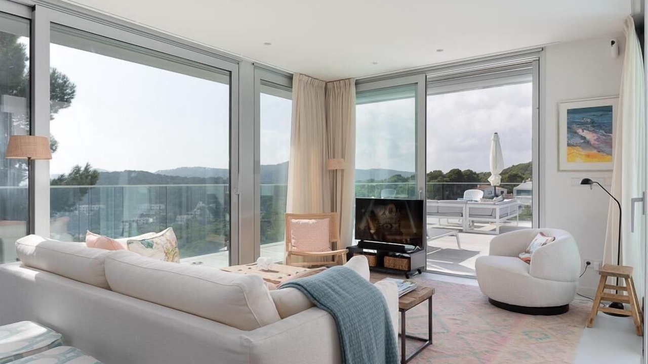 Photo of Livingroom in Tamariu