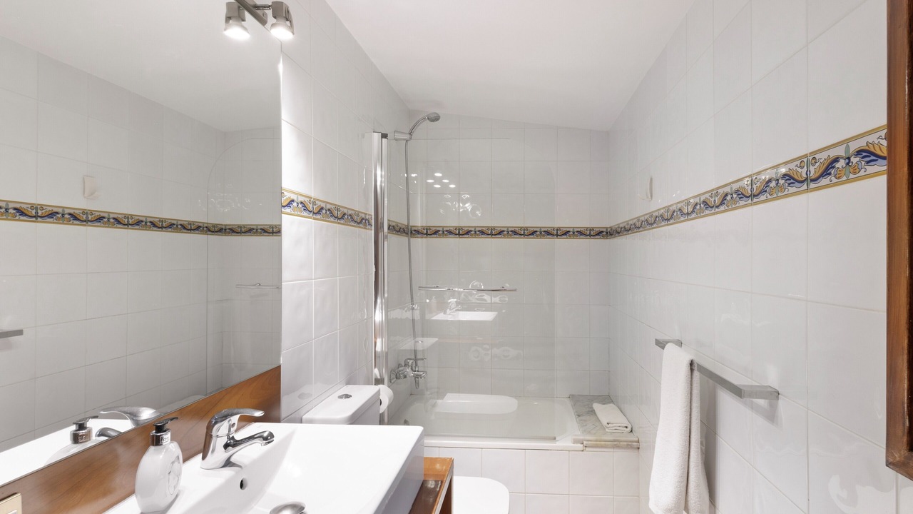 Photo of Bathroom in Sagas