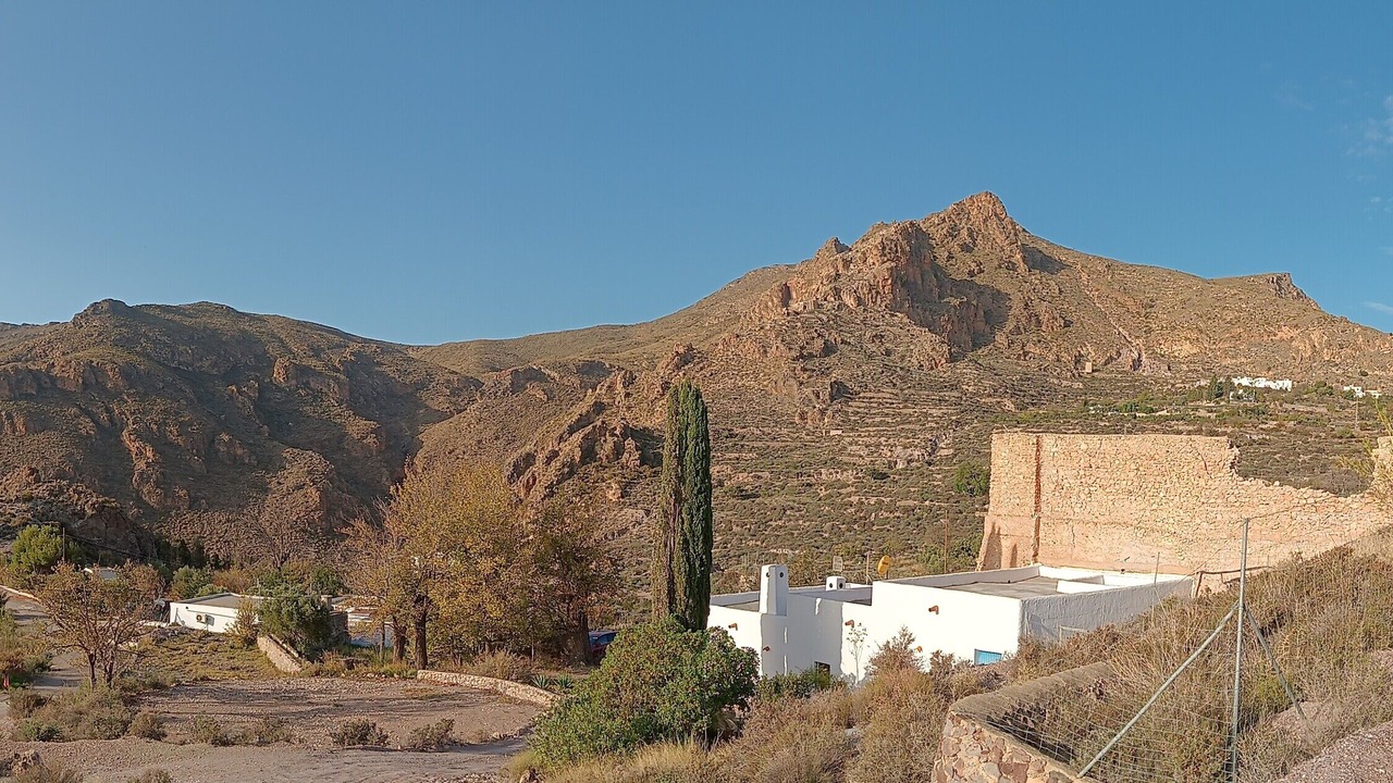 Photo of Others in Huebro
