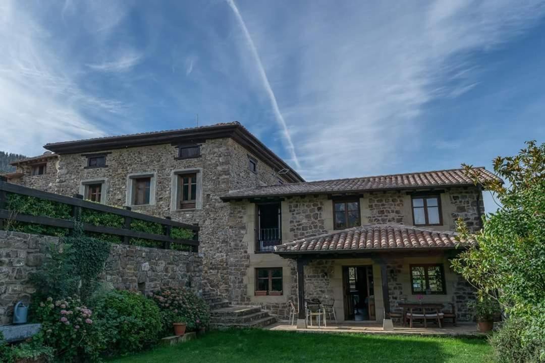 Photo of Buildings in Aliezo