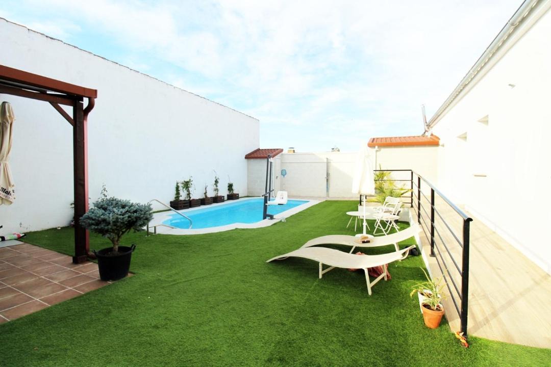 Photo of Patio Balcony in Pedrosillo de los Aires