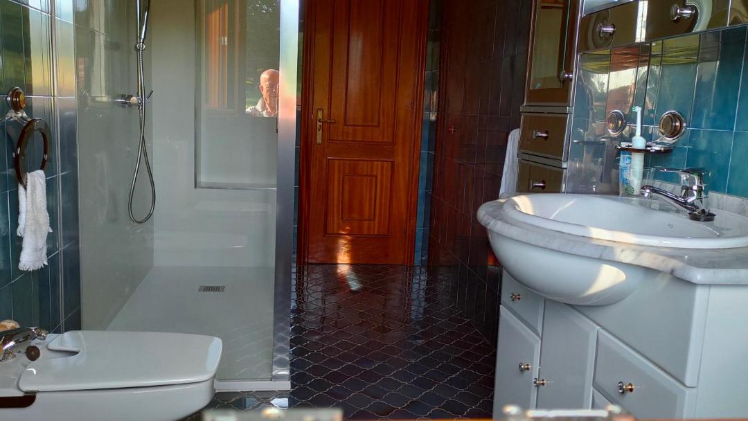 Photo of Bathroom in Panton