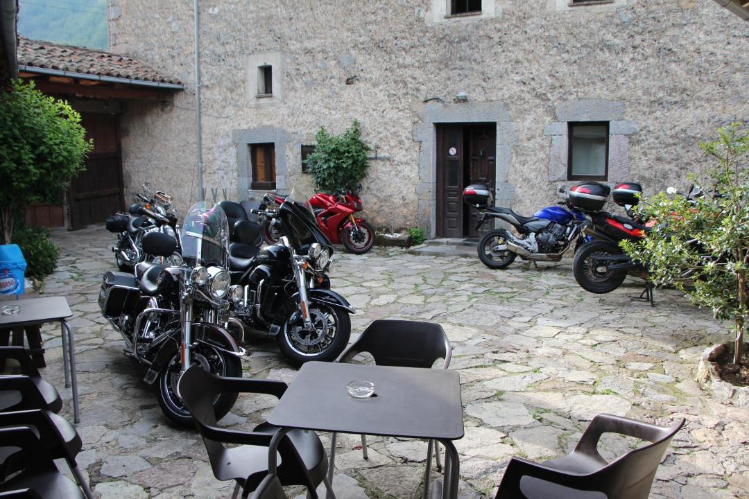 Photo of Others in Cremenes