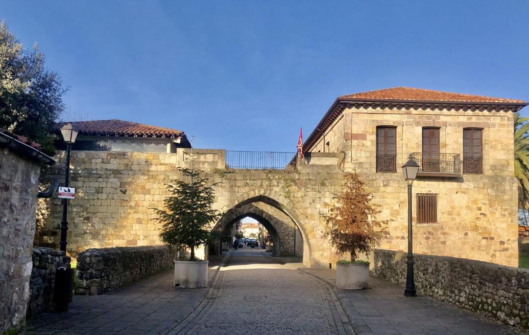 Photo of Buildings in Cartes