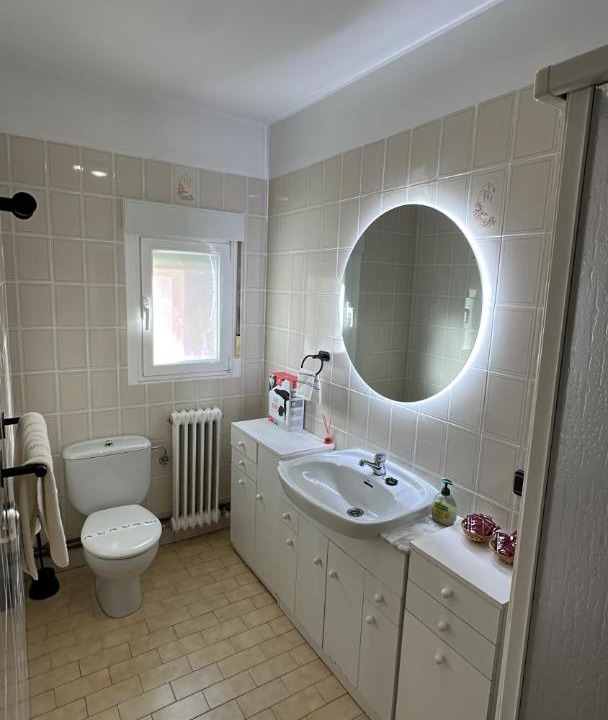 Photo of Bathroom in Cremenes