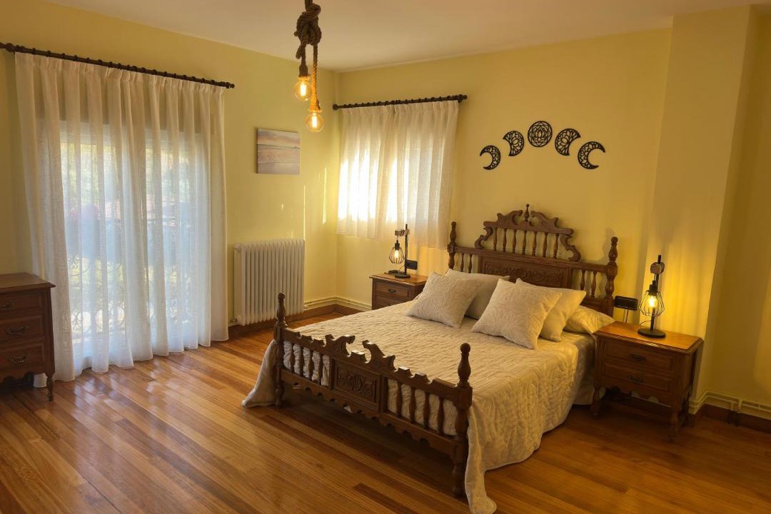 Photo of Bedroom in Cremenes