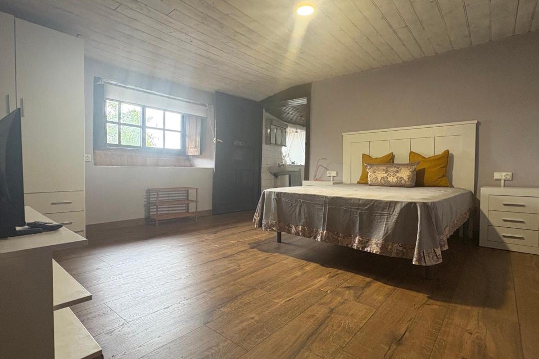 Photo of Bedroom in Sober