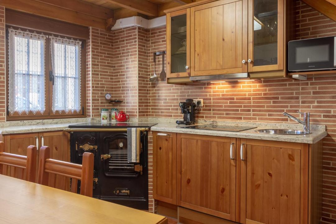 Photo of Kitchen in Campomanes